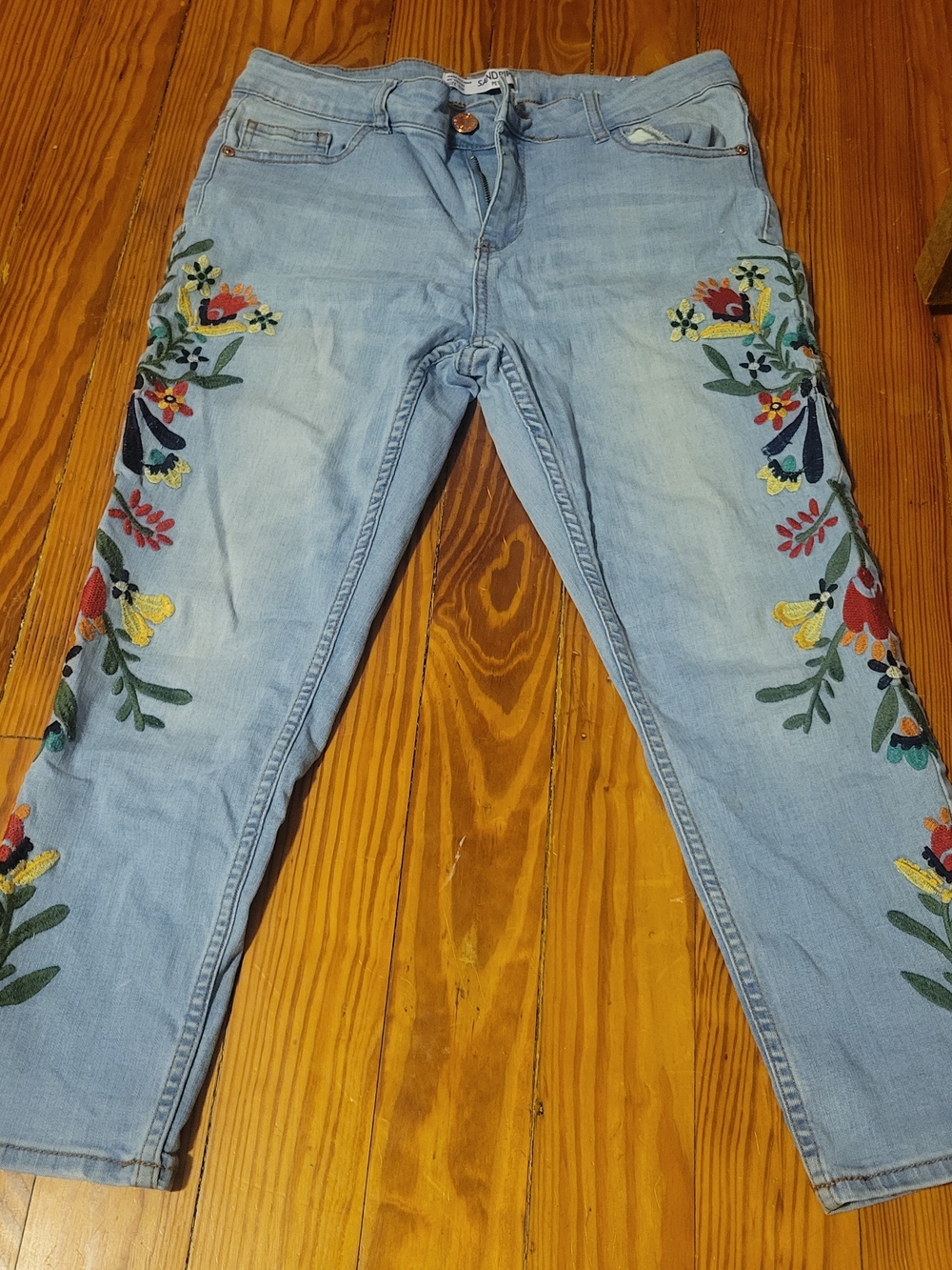Light Wash Embroidered Floral Women’s Jeans